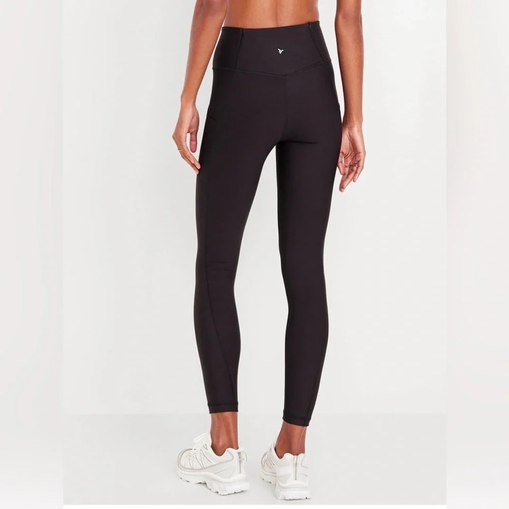 Old Navy High-Waisted 7/8 Pocket Performance Leggings